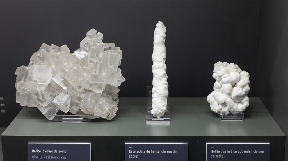 Tres formas para el mismo mineral: halita (sal gema) de Remolinos.