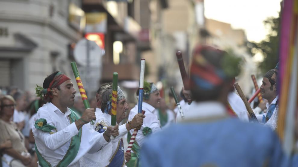 Imagen de archivo de la agrupación de Danzantes actuando durante las fiestas de San Lorenzo.
