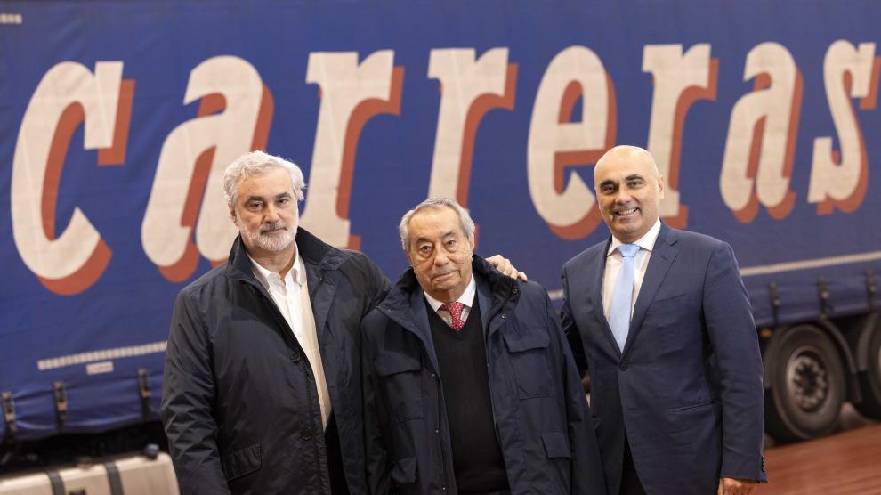 Miguel Carreras, presidente de la compañía, con sus hijos Fernando (izquierda) y Ricardo