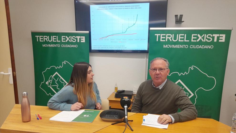 Ainhoa Gascón y Mariano Tomás, de Teruel Existe, en la rueda de prensa.
