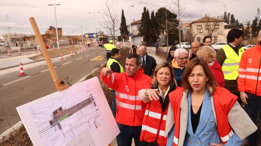 Natalia Chueca y Patricia Cavero visitan a las obras del nuevo acceso a Valdefierro