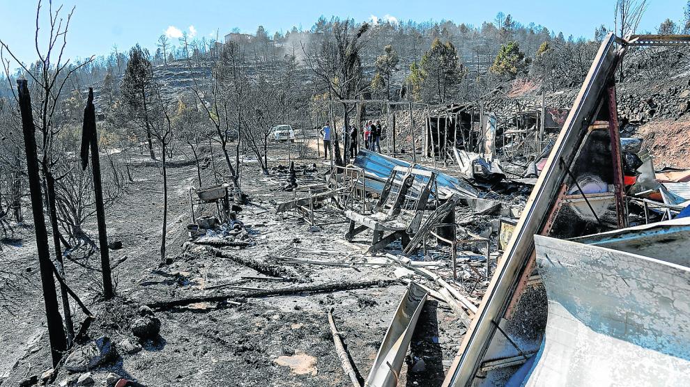El regreso a La García, una pedanía de San Agustín, confirmó que cuatro de sus seis casas han sido destruidas por el incendio.