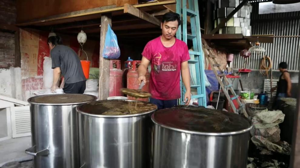 Musulmanes en Aceh consumen jalea de hierba para romper el ayuno del ramadán