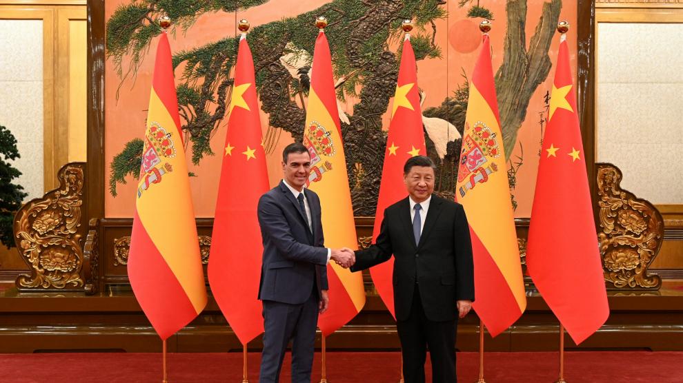 Saludo entre Pedro Sánchez y Xi Jinping