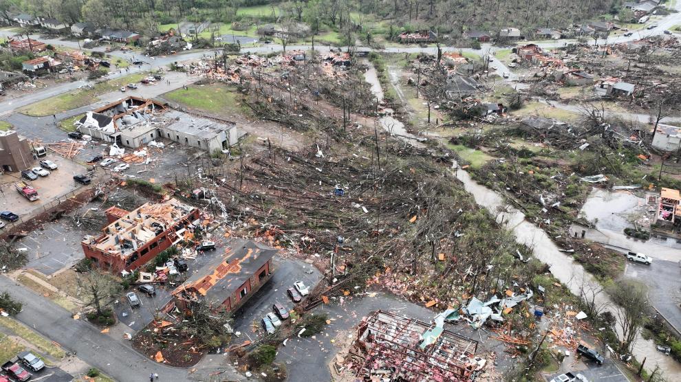 Destrozos por un tornado en Little Rock, en Arkansas