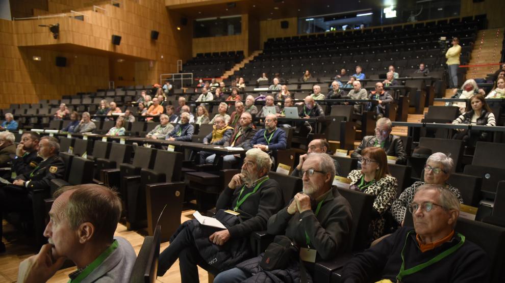 Asistentes a la II Jornada de Seguridad en Montaña celebrada este sábado en el Palacio de Congresos de Huesca.