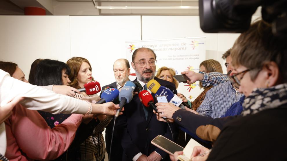 El presidente del Gobierno aragonés, Javier Lambán, antes del encuentro que ha mantenido este lunes con socios de Coapema