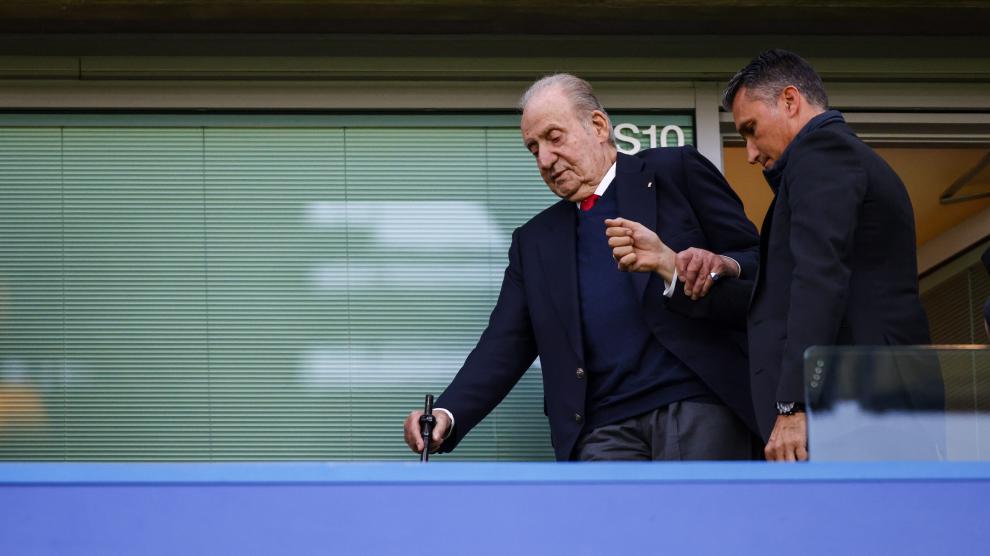 Don Juan Carlos en el palco de Stamford Bridge