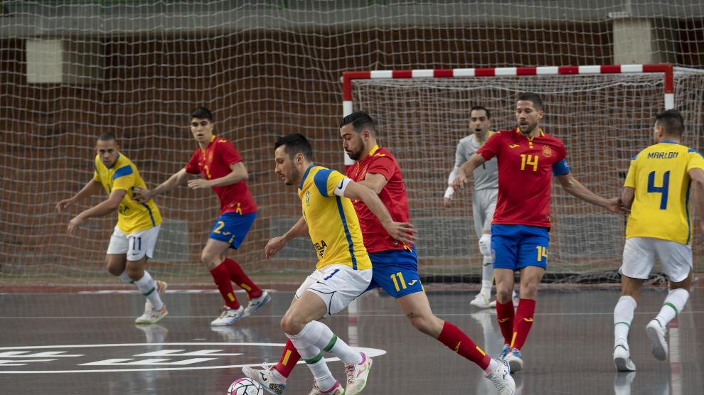 Brasil se lleva otra victoria ante España en el amistoso de fútbol sala en  Teruel
