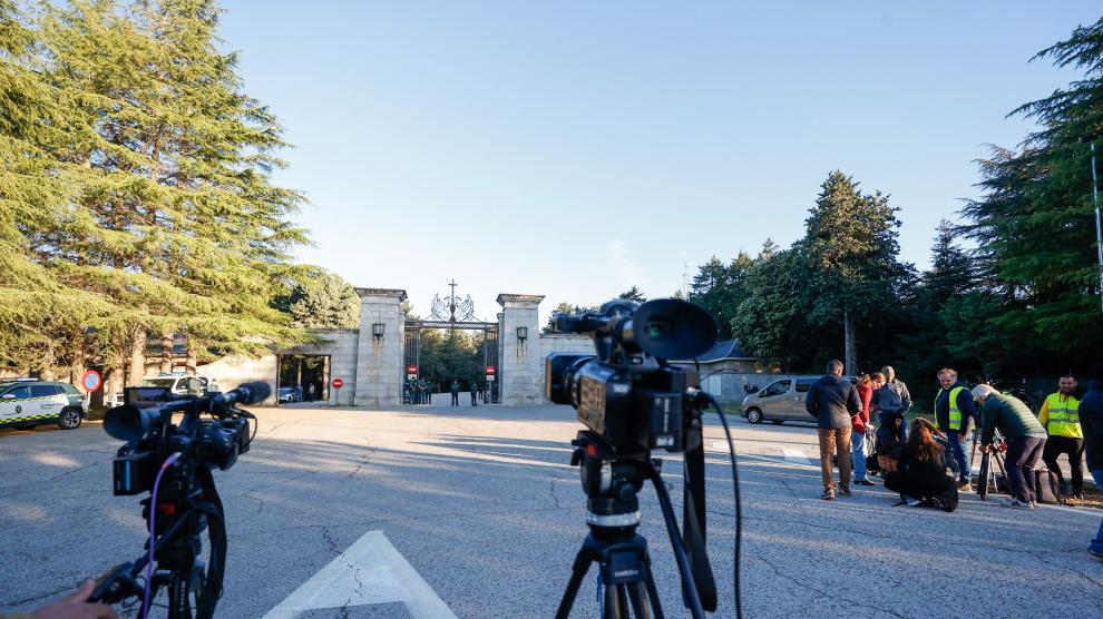 Comienza la exhumación de los restos de Primo de Rivera.
