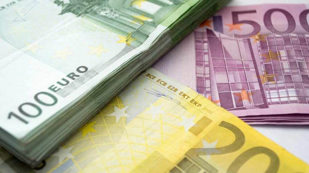 Billetes de 100, 200 y 500 euros