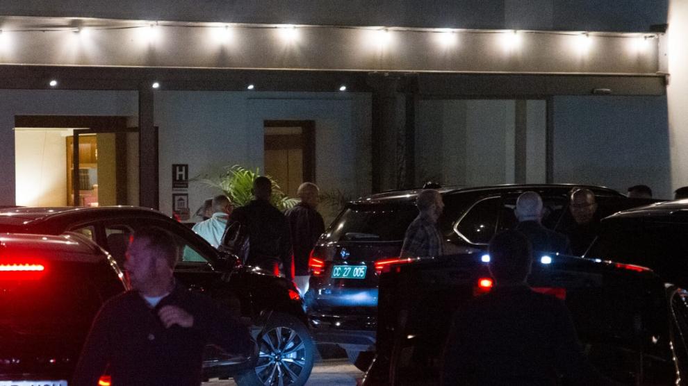 Obama entrando en el hotel