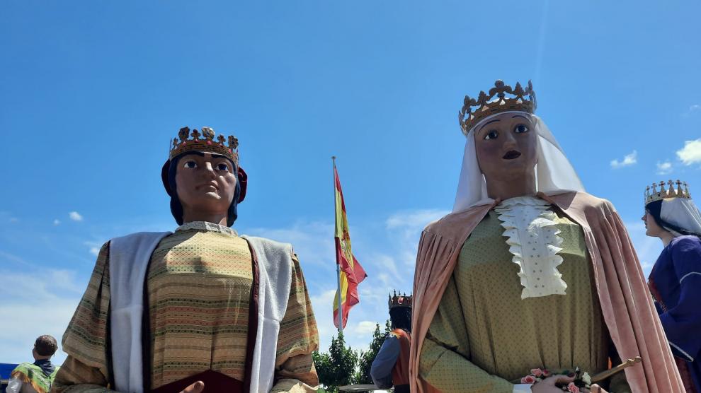 Los gigantes de los Reyes Isabel y Fernando de Graus en Alcañiz.