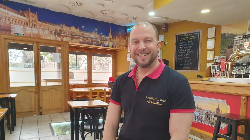 José Antonio Riscart, en el Antoñito's bar El Sevillano