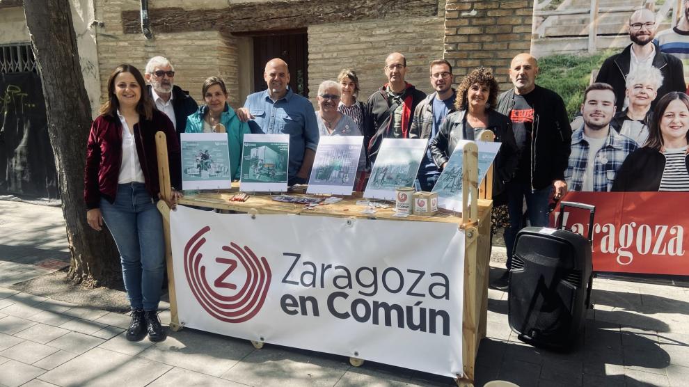 Los miembros de Zaragoza en Común, este lunes durante su acto.