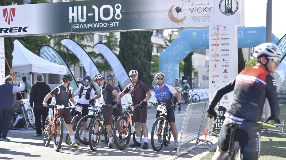 Daniel Larramona y Marta Ballús han sido los más rápidos en la carrera oscense.