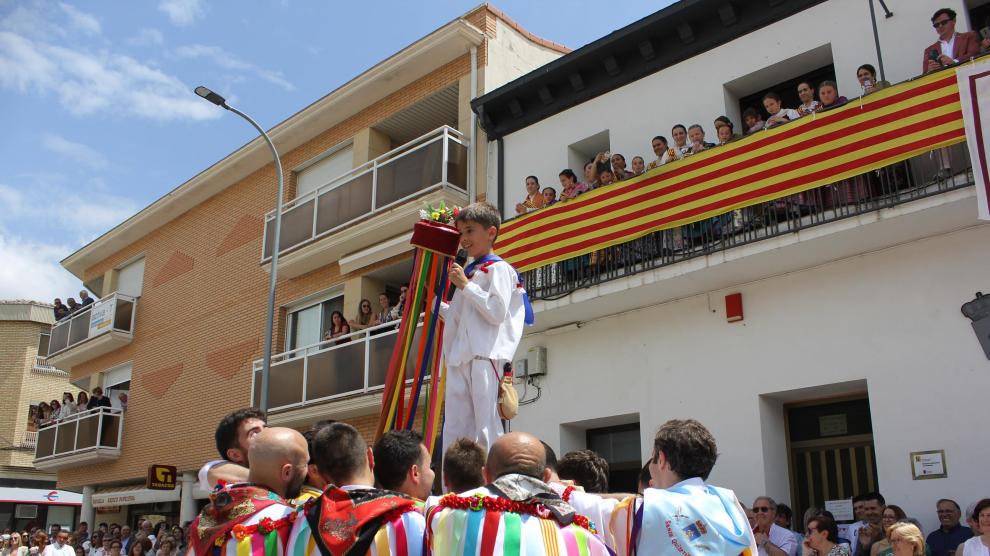 Foto del dance de Tardienta en honor a Santa Quiteria