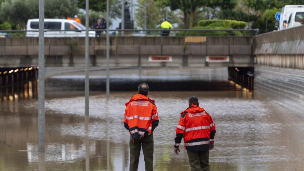 Bomberos en Castellón tras las inundaciones por el temporal de lluvias.