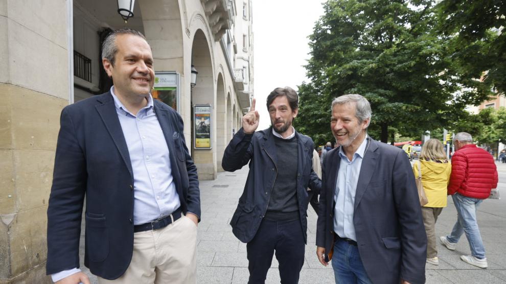 Carlos Ortas, Adrián Vázquez y Daniel Pérez Calvo, este viernes en el cierre de campaña de Cs-Tú Aragón.