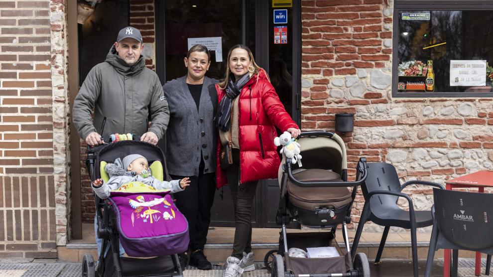 Una familia de ucranianos en Aragón.