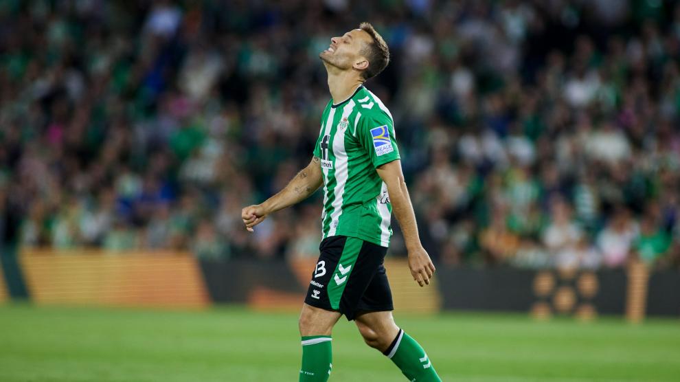 El Centrocampista Sergio Canales Deja El Real Betis Y Ficha Por El ...