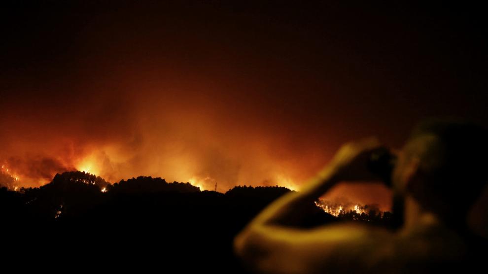 El incendio de Tenerife se complica.