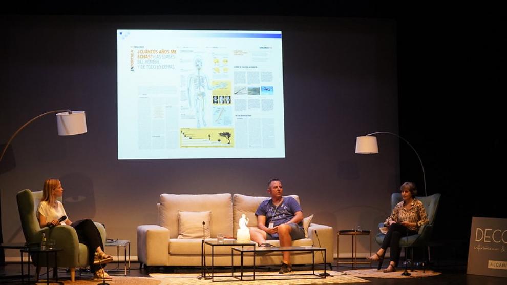 Pilar Perla y Marcos Ruiz conversaron en el curso de Periodismo Especializado de Alcañiz junto a Sara Castillero.