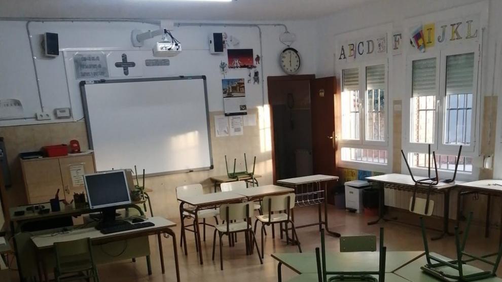 La escuela de Alacón, en perfecto estado para su uso inmediato, según destaca el alcalde del municipio.