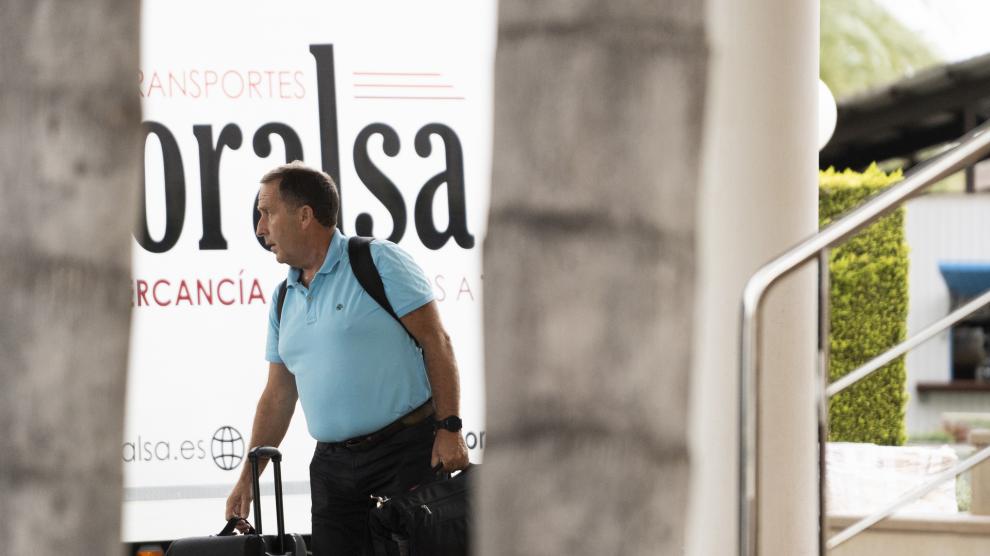 El vicepresidente de la RFEF, Rafael del Amo, llega al hotel Nova Beach, a 19 de septiembre de 2023, en Oliva, Valencia, Comunidad Valenciana (España).