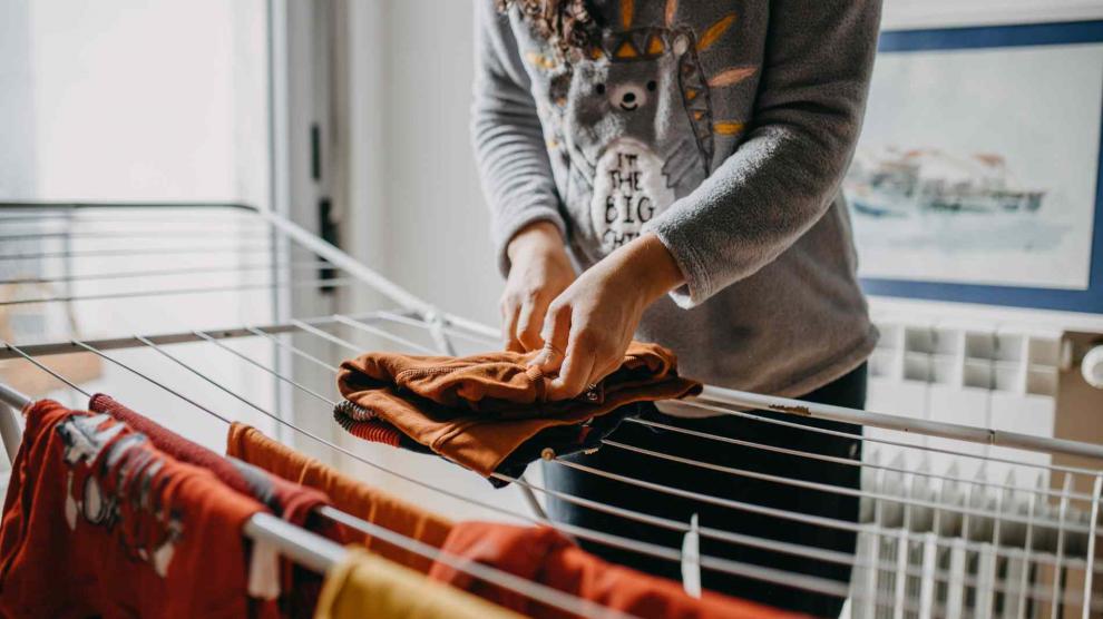 Cómo tender la ropa dentro de casa sin tener humedad