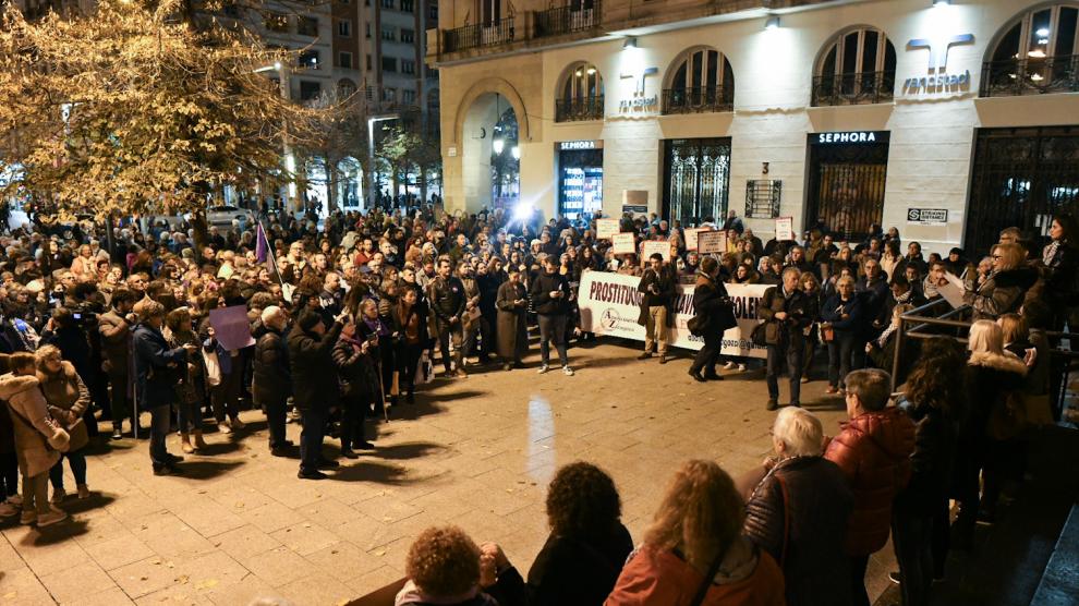 Concentración de la FABZ en Zaragoza contra la violencia machista.