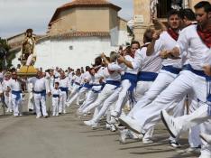 El baile de San Roque es interpretado en Calamocha por personas de todas las edades.