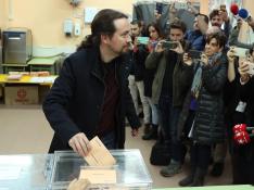 Pablo Iglesias, líder de Podemos, vota en Madrid.