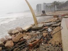 Imagen de la playa de La Pineda tras el paso de la borrasca Gloria.
