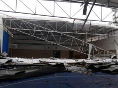 Pabellón polideportivo de Valderrobres, hundido bajo el peso de la nieve.