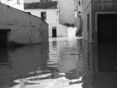 Calles de Pradilla de Ebro durante la riada de 1961.