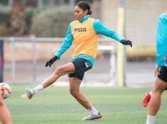 Salma Paralluelo, este lunes en el entrenamiento del Villarreal.