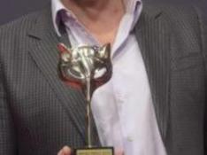 Javier Bardem, con su premio Feroz al mejor actor protagonista, por el 'El buen patrón'.