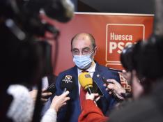 Javier Lambán ha asistido en Huesca a la inauguración de una exposición sobre Willy Brandt.