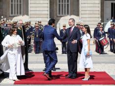 Los Reyes Felipe y Letizia reciben al emir de Catar, Tamim Bin Hamad Al Thani, y a la jaquesa, Jawaher Bint Hamad Bin Suhaim Thani,  en el Palacio Real