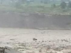 Inundaciones en la India en Kangra, Himachal Pradesh.
