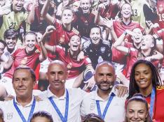 La selección femenina sub-20 recibe el homenaje del fútbol español