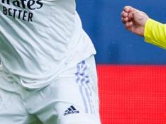 El delantero del Villarreal Yeremi Pino y el defensa austriaco del Real Madrid David Alaba