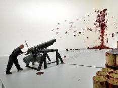 Anish Kapoor dispara cañonazos y paradojas en el Guggenheim de Bilbao