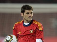 Casillas cambia su imagen tras el mal estreno
