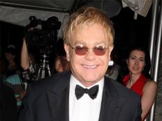 Elton John no habla con su madre desde hace 3 años