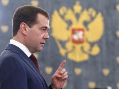 Medvédev acepta sustituir a Putin al frente de Rusia Unida