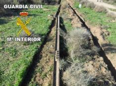 Tres detenidos por robar vías de tren en la antigua azucarera de Alagón