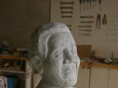 El escultor turolense José Miguel Abril ofrece su homenaje a Mandela