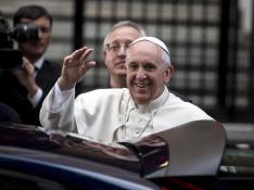 El Vaticano dice que las llamadas del Papa no marcan la enseñanza de la Iglesia